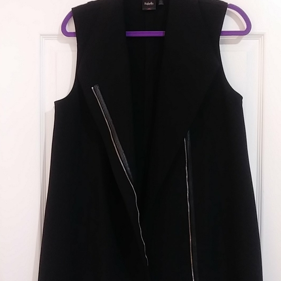 Rafaella Vest - Picture 4 of 10